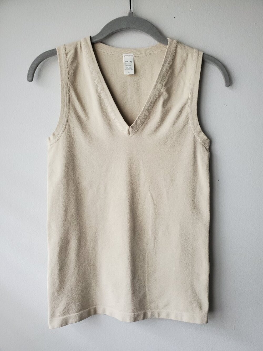 NEW Banana Republic Beige V-Neck Tank Top S Stretchy Made in Italy